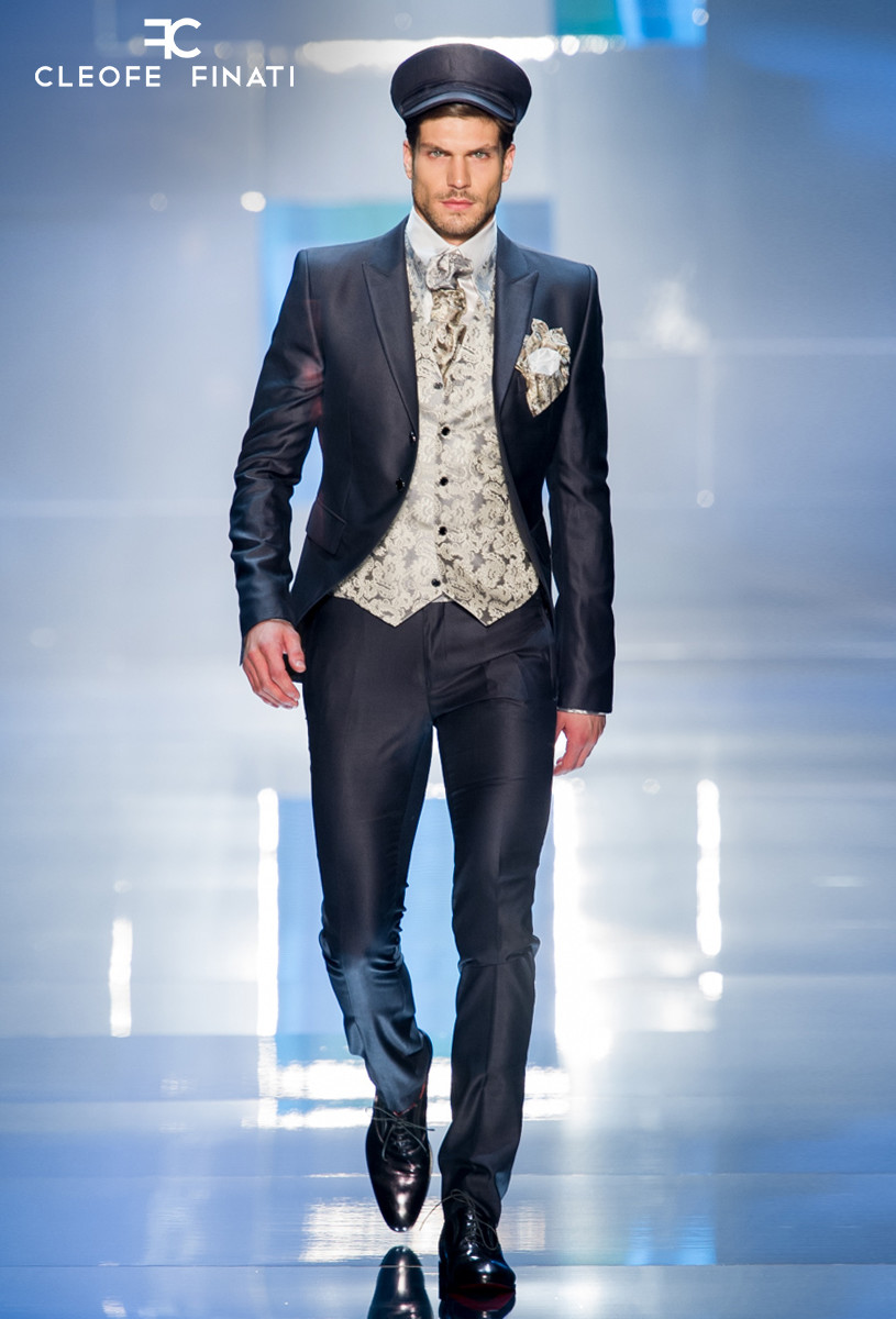 Elia Fongaro wears a Cleofe Finati suit