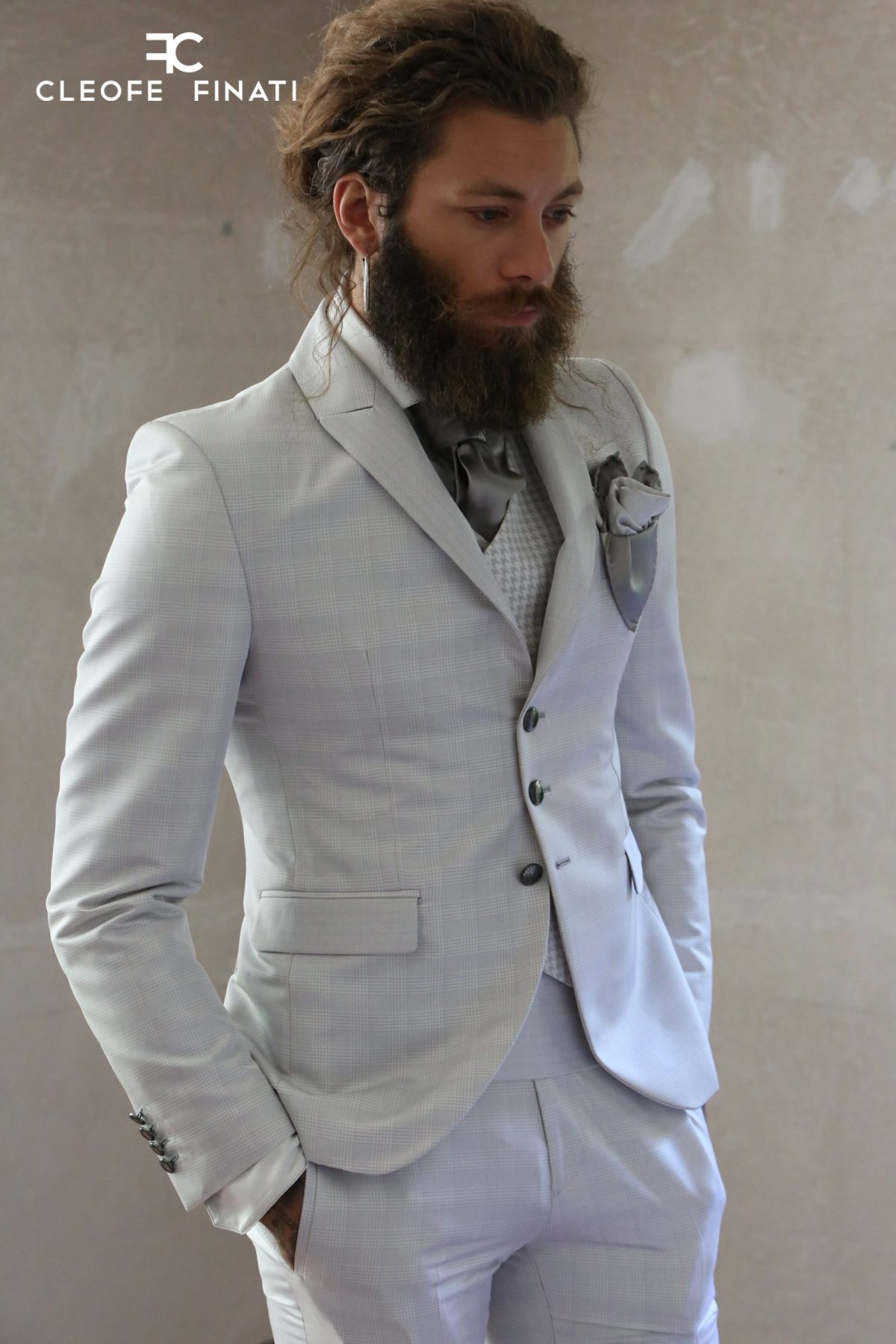 Andrea Marcaccini wears a suit of the Luxury Collection by Cleofe Finati