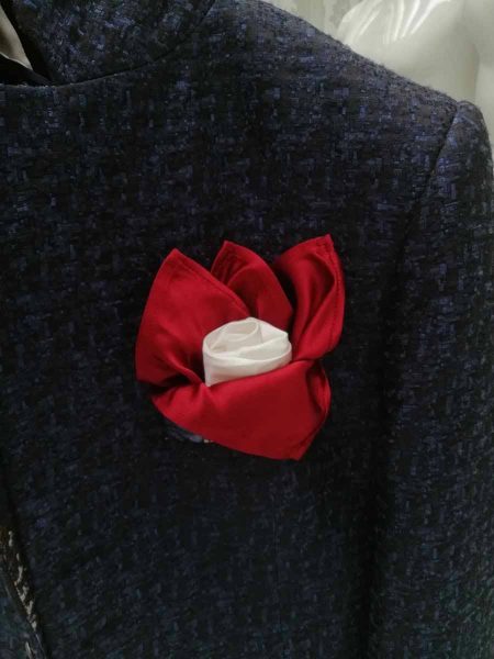 Doppio fazzoletto pochette rosso e bianco abito da uomo glamour blu notte made in Italy 100% by Cleofe Finati