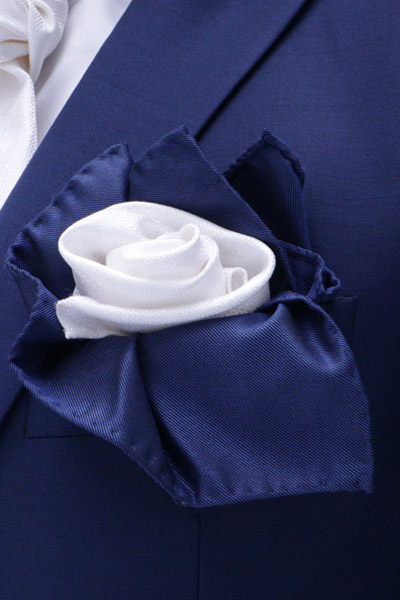 Doppio fazzoletto pochette blu bianco abito da sposo classico blu navy made in Italy 100% by Cleofe Finati
