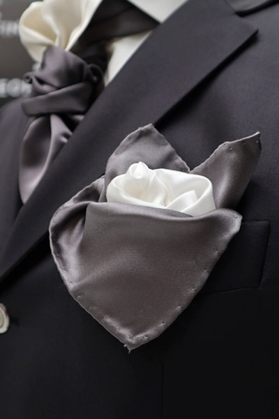 Fazzoletto pochette bianco abito da sposo uomo smoking nero made in Italy 100% by Cleofe Finati