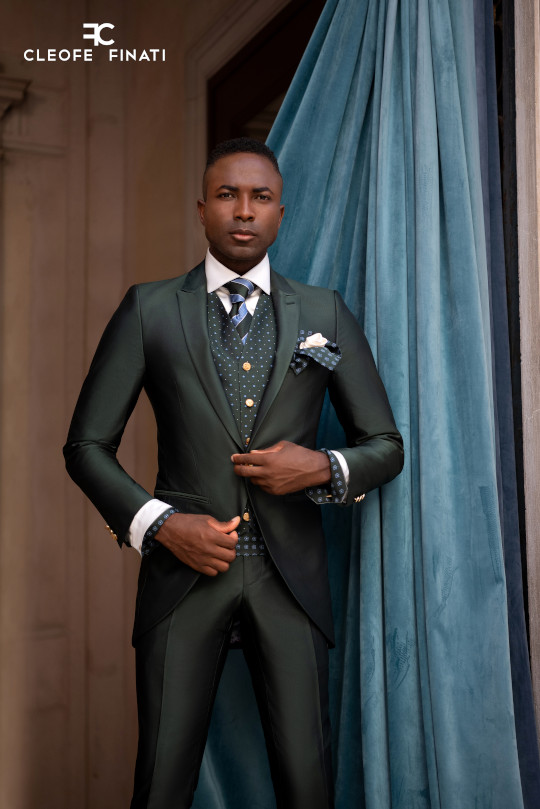 MEN'S-FORMAL-WEAR- A-GUIDE- TO- CHOOSING-THE- PERFECT -OUTFIT-2
