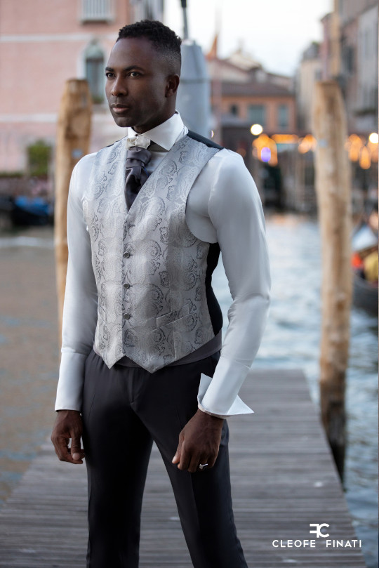 MEN’S FORMAL WEAR: A GUIDE TO CHOOSING THE PERFECT OUTFIT