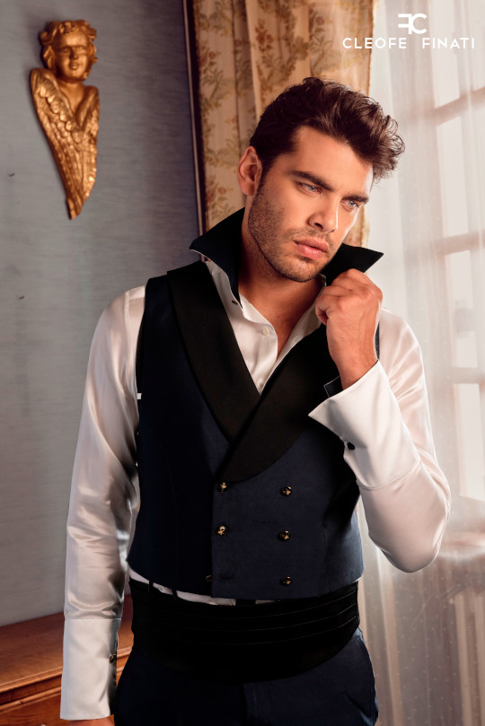 Steafano-Sala-the-perfect-man-to-wear-cleofe-fiantis-tuxedo-2