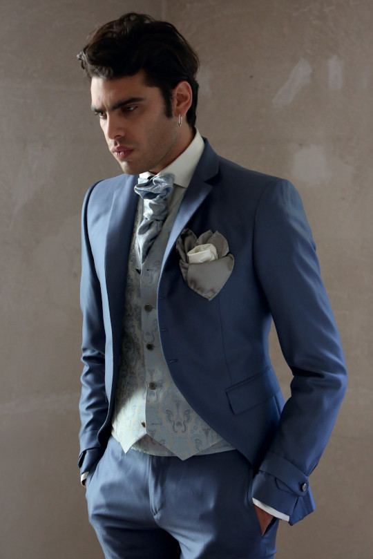 ELEGANT SUITS FOR MEN: STYLE AND ELEGANCE FOR EVERY OCCASION