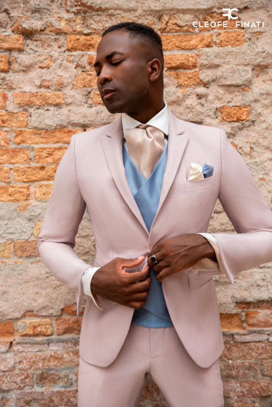 grooms-wedding-suit-idea-for-an-unforgattable-look-2