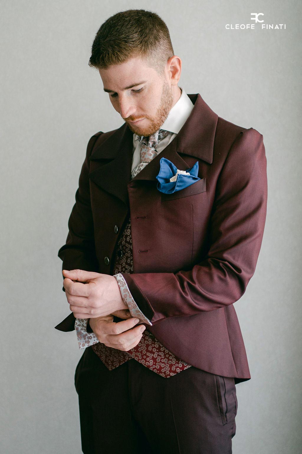 burgundy-groom-suit-cleofe-finati-wedding-suit